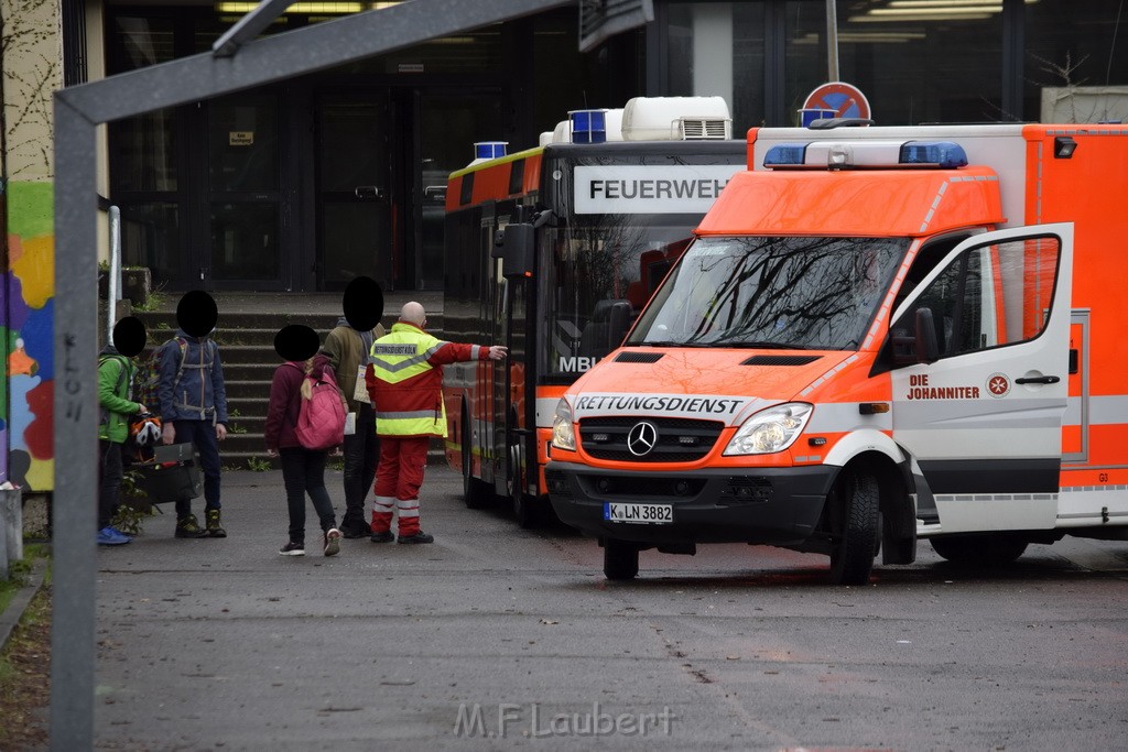 Einsatz BF Koeln Schule Burgwiesenstr Koeln Holweide P063.JPG - Miklos Laubert